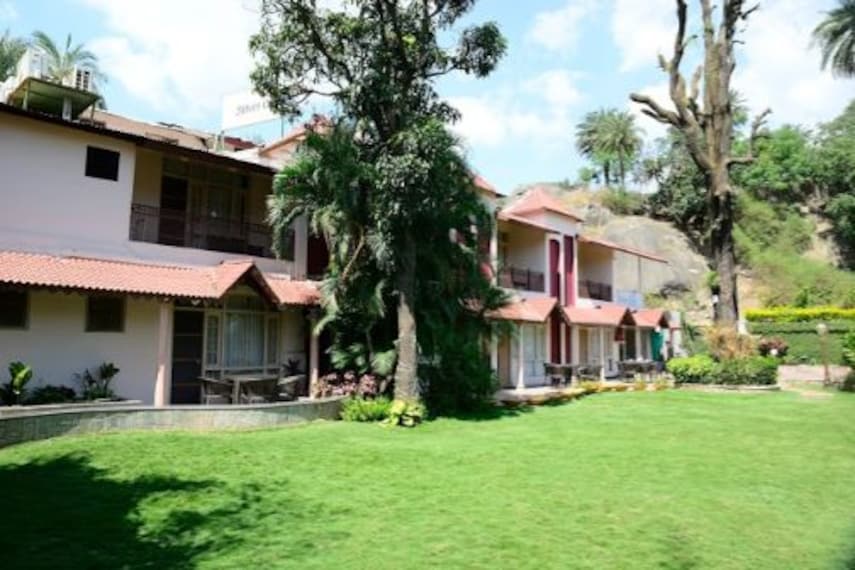 Mount Abu Hotel Silver Oak Landscape Image